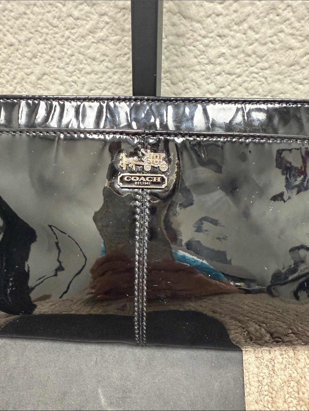Coach Vintage Poppy Black Patent Leather Zip XL Wristlet with Logo Plaque-EUC - Picture 2 of 11